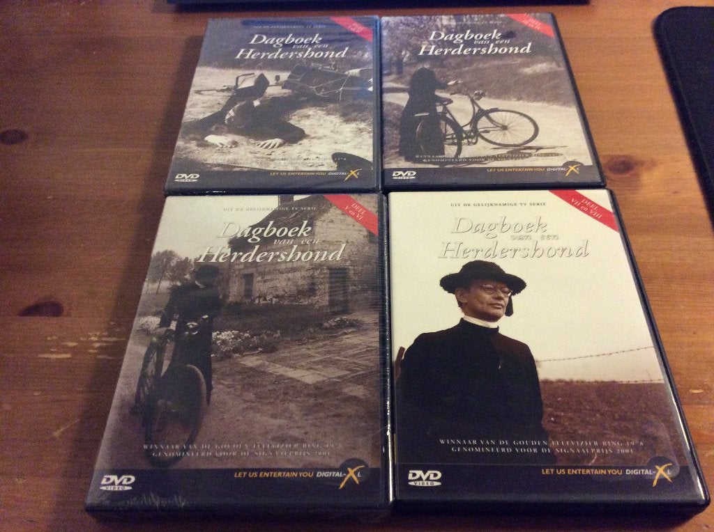 Dagboek van een Herdershond, deel 1-8. 2 nog ingeseald, Vanaf 6 jaar, Ophalen of Verzenden, Zo goed als nieuw, Komedie