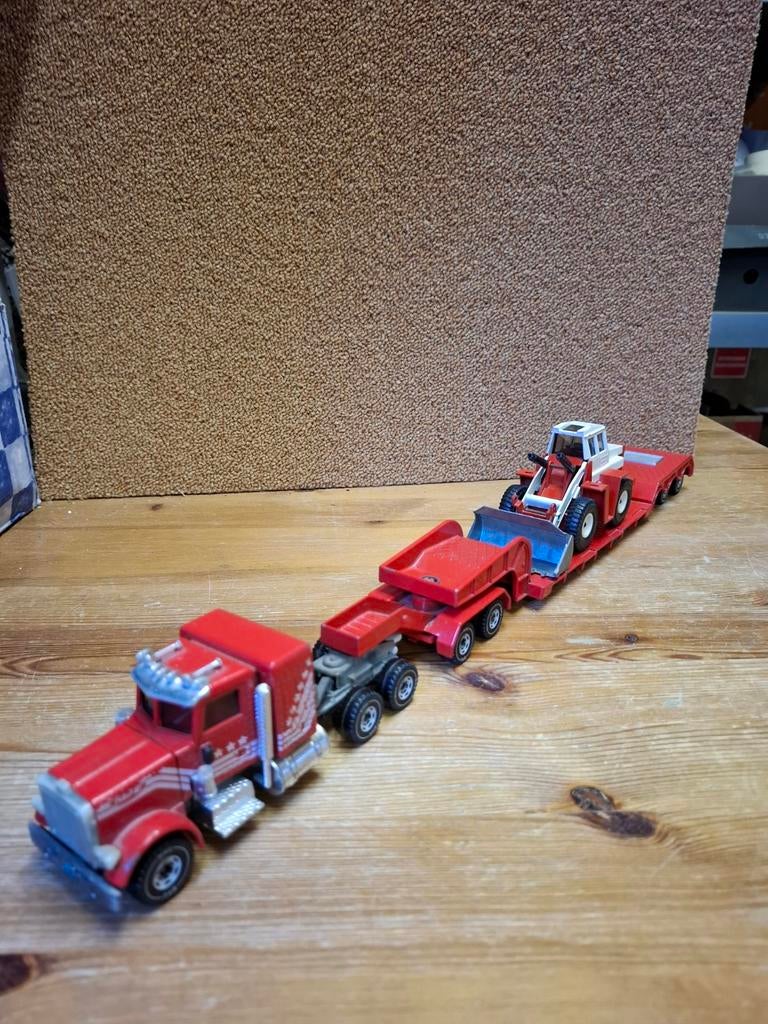 Siku Peterbilt met dieplader en shovel, Ophalen of Verzenden, Gebruikt, Bus of Vrachtwagen, SIKU