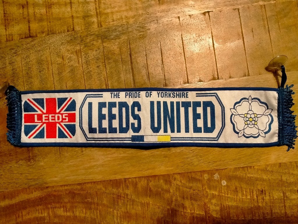 Leeds United voetbal vaantje club vintage met zuignap, Ophalen of Verzenden, Gebruikt, Buitenlandse clubs, Vaantje of Sjaal