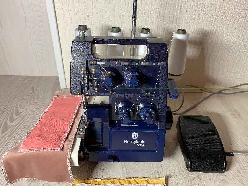Husgvarna huskylock lockmachine  535d, Hobby en Vrije tijd, Naaimachines en Toebehoren, Ophalen of Verzenden, Gebruikt, Lockmachine