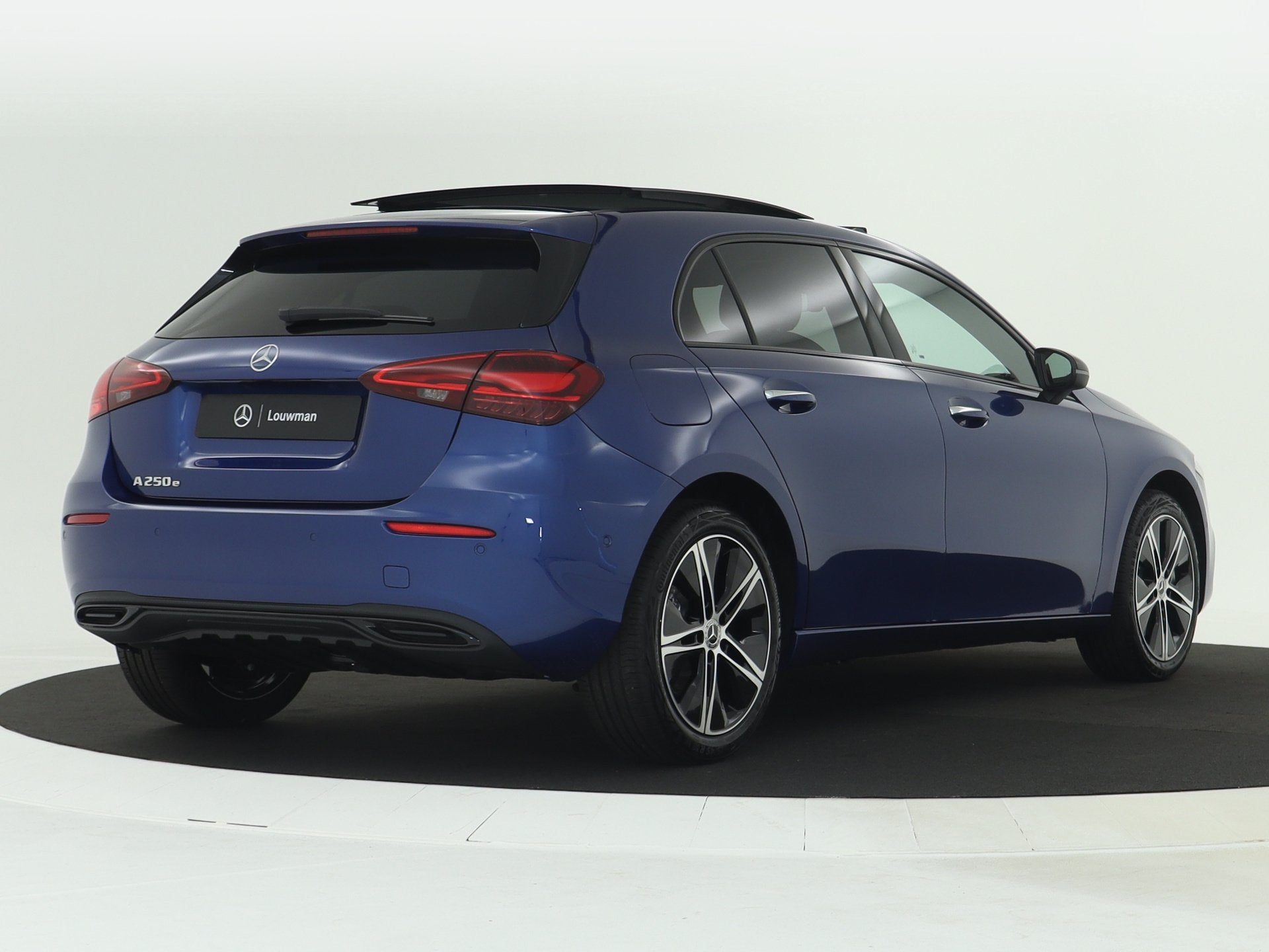 Mercedes-Benz A-Klasse 250 e Star Edition | Panoramadak | Di, 12 maanden, Bedrijf, Automatische klimaatregeling, 1600 kg