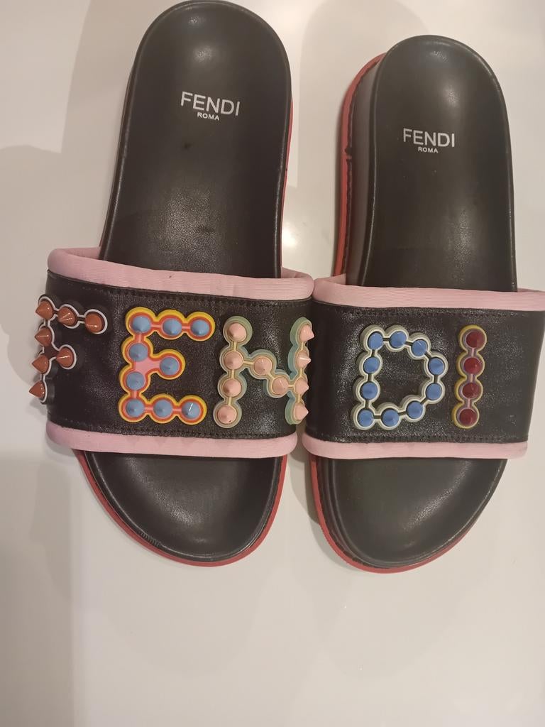Fendi slippers 38, Meisje, Nieuw, Ophalen of Verzenden, Overige typen