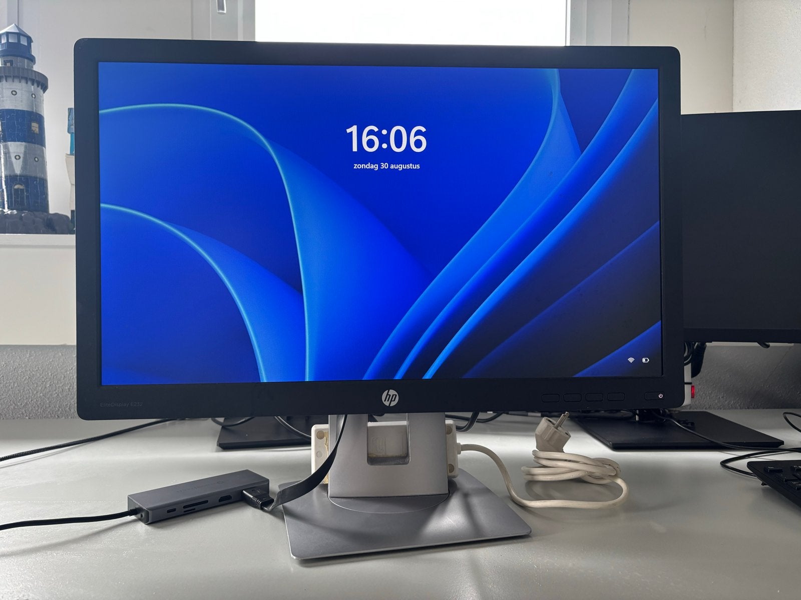 HP EliteDisplay E232 Full HD Monitor, Computers en Software, In hoogte verstelbaar, Full HD, Ophalen of Verzenden, Zo goed als nieuw