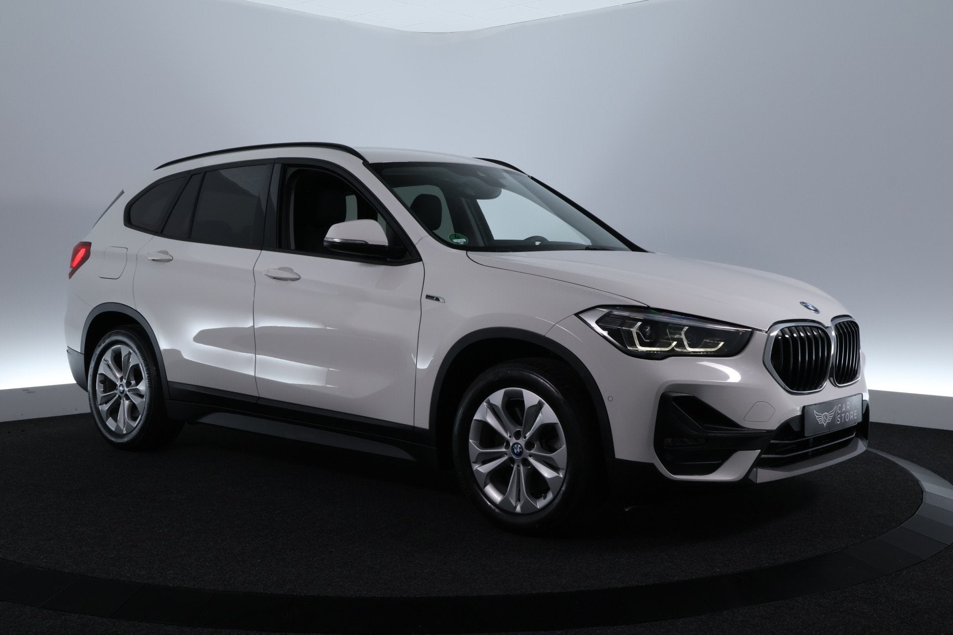 BMW X1 xDrive25e eDrive Edition |CAMERA|HEAD UP|ST VWM|LED|T, Gebruikt, Wit, Bedrijf, Vierwielaandrijving