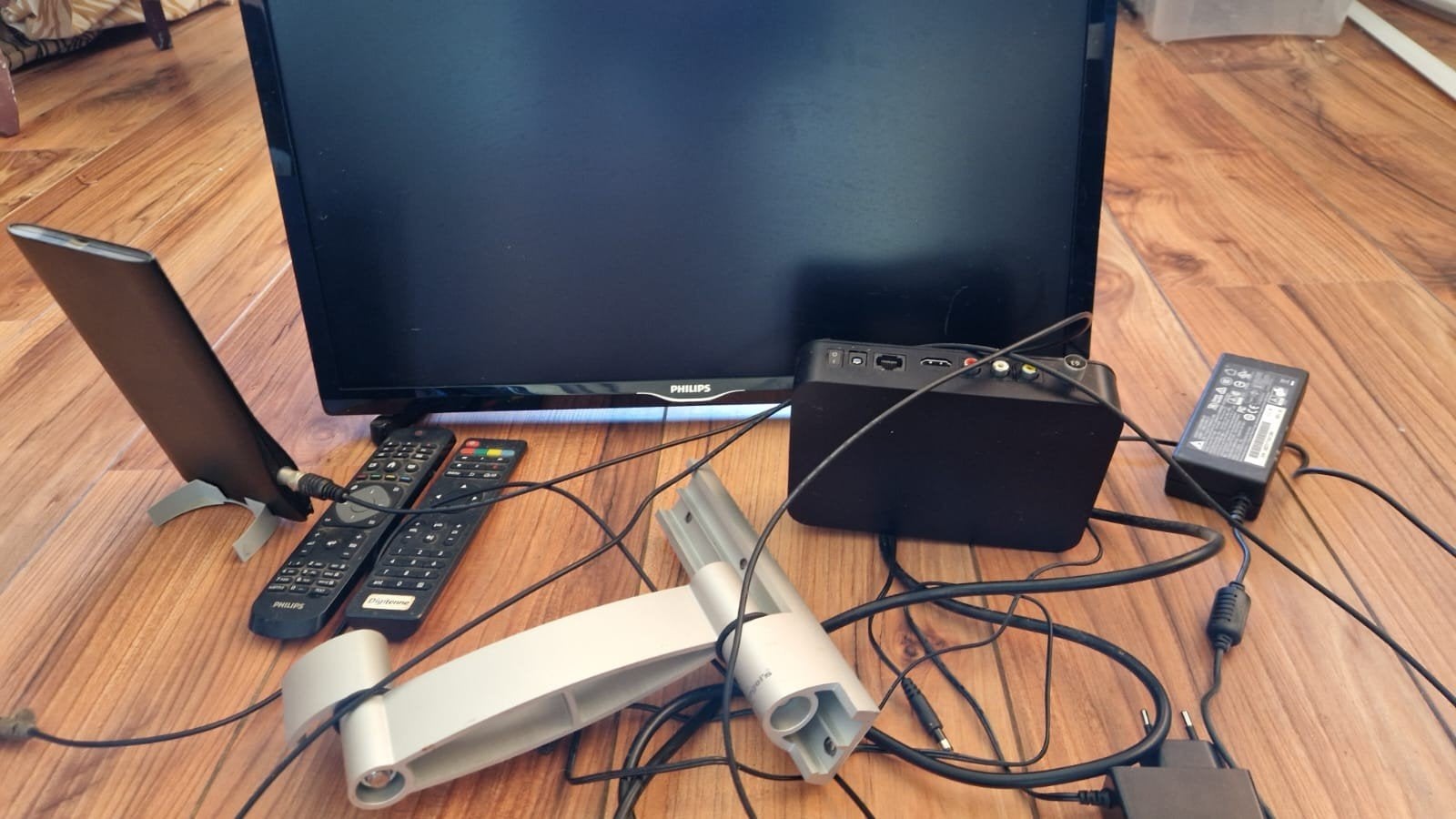Philips 22 inch TV met KPN decoder en ophangbeugel, Ophalen, Philips, Gebruikt, 50 Hz