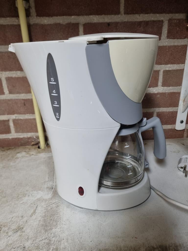 Tomado Koffiezetapparaat - Wit/Grijs, Gebruikt, Koffiemachine, Gemalen koffie, Ophalen of Verzenden