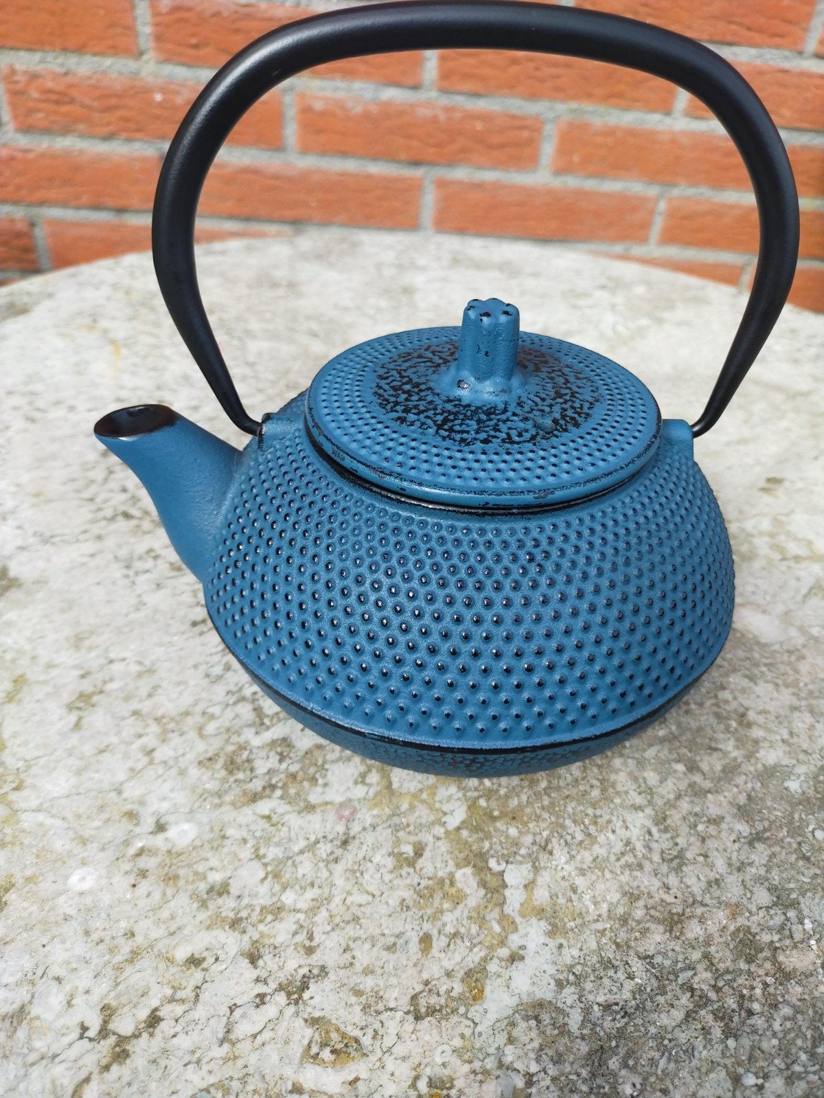 Gietijzeren blauwe theepot met theezeef - 800 cc, Ophalen of Verzenden, Gebruikt