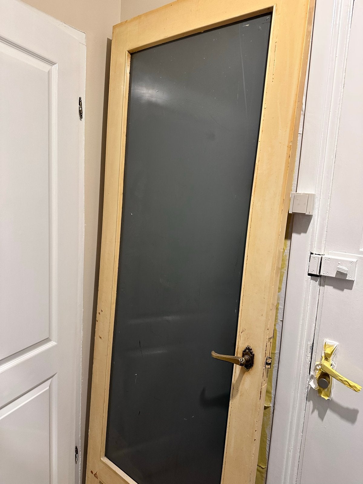 Houten binnendeur jaren 30 met messingkleur klink, Ophalen, Gebruikt, 80 tot 100 cm, Binnendeur