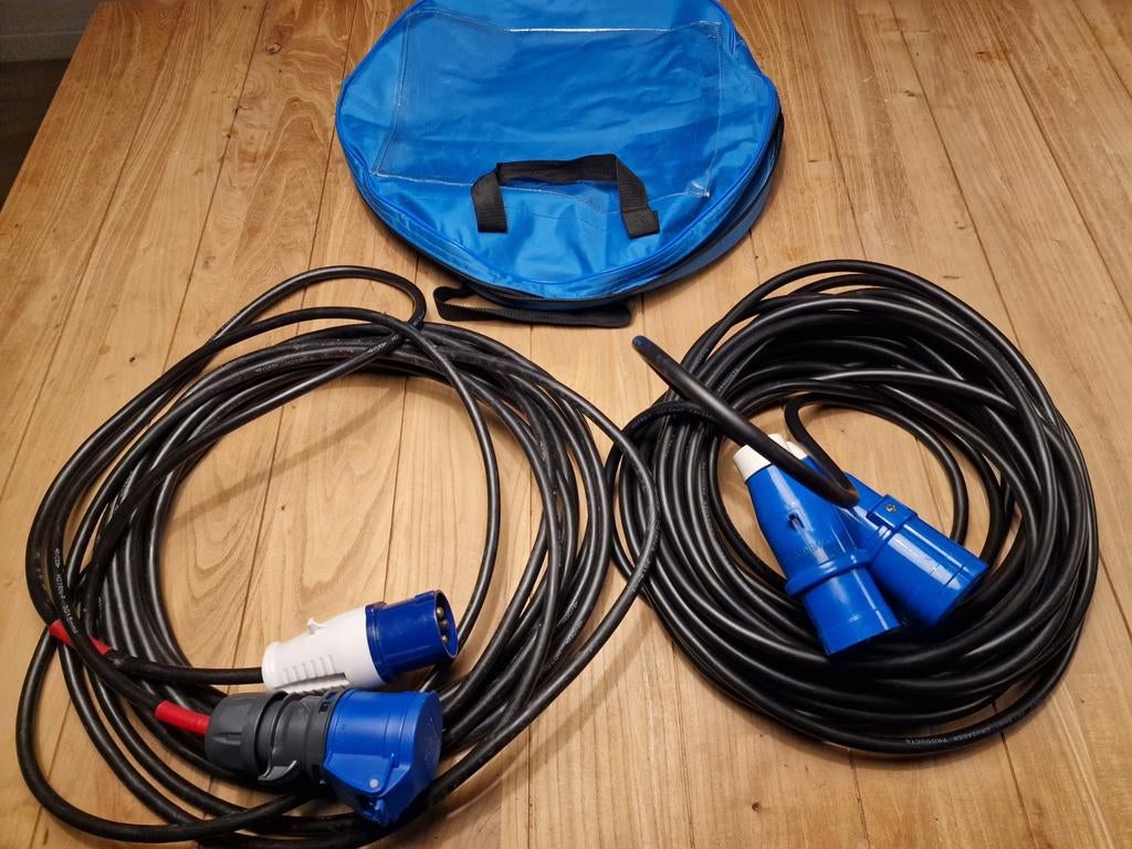 Camping stroomkabels set met tas, Caravans en Kamperen, Ophalen of Verzenden, Zo goed als nieuw