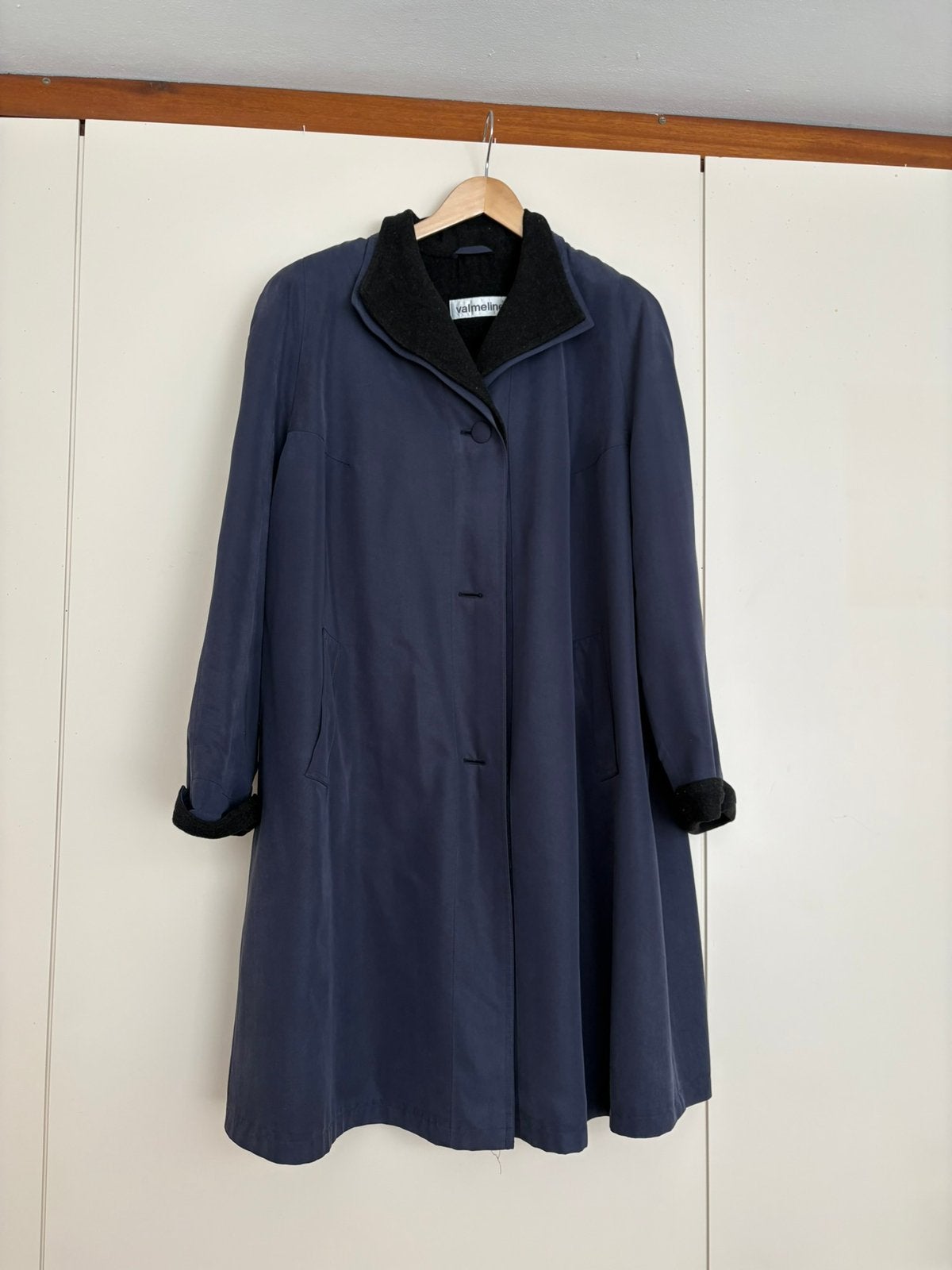 Valmeline lange zachte jas met knopen, donkerblauw, maat L, Ophalen of Verzenden, Zo goed als nieuw, Blauw