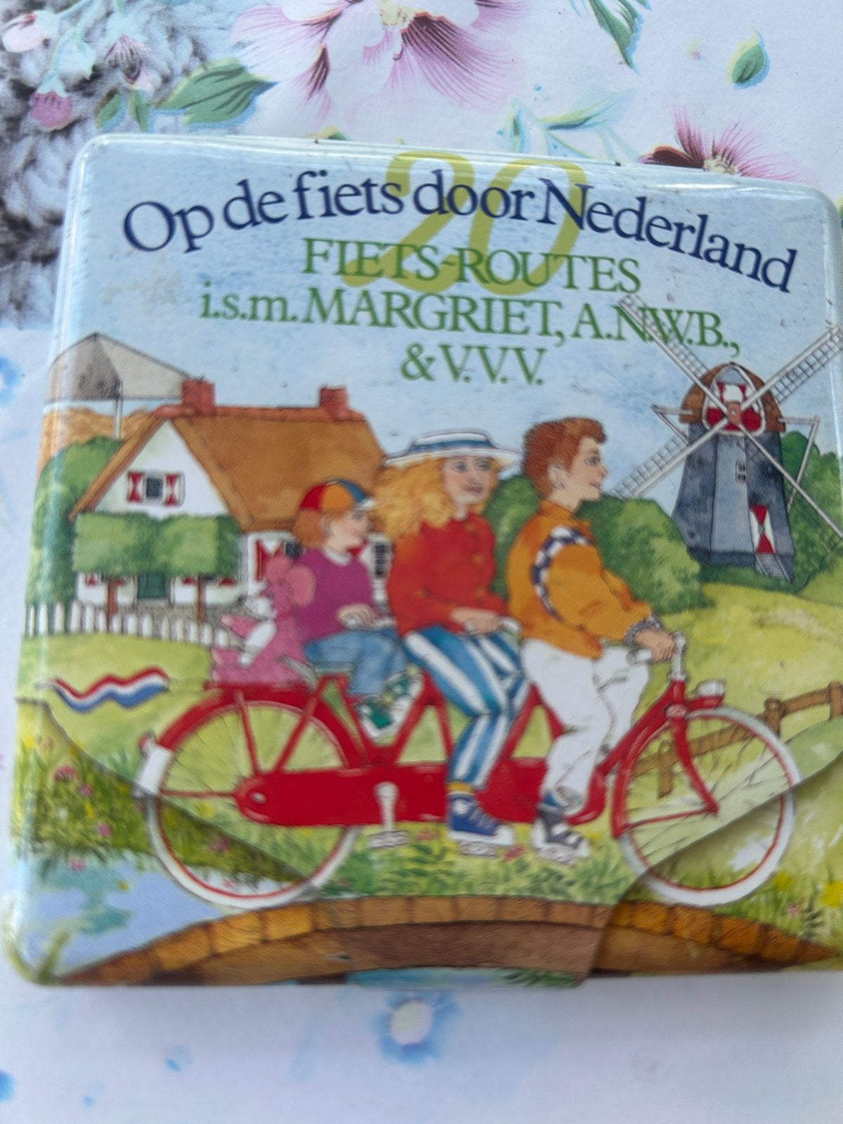 Blikje met boekje met fietsroutes, Verzamelen, Ophalen of Verzenden, Zo goed als nieuw