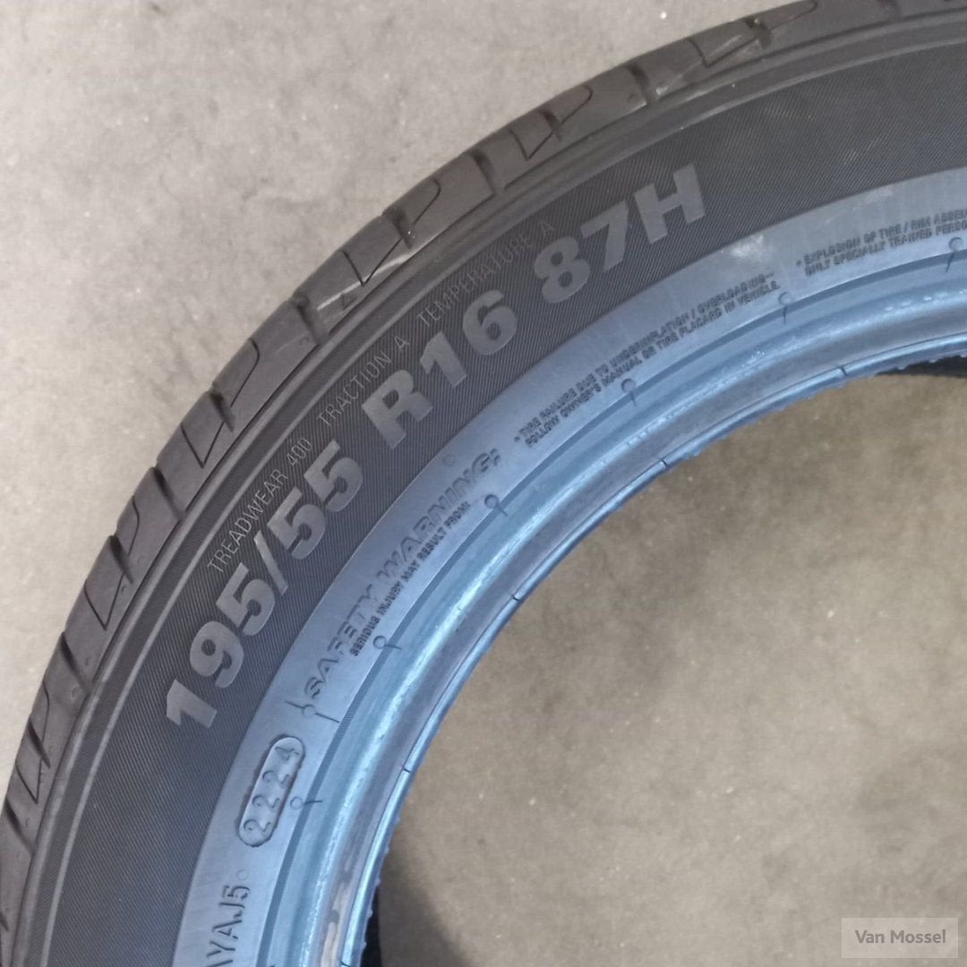 Kumho Solus HS63 195/55/R16 87H, Auto-onderdelen, Banden en Velgen, Gebruikt, -, Ophalen of Verzenden, Band(en)