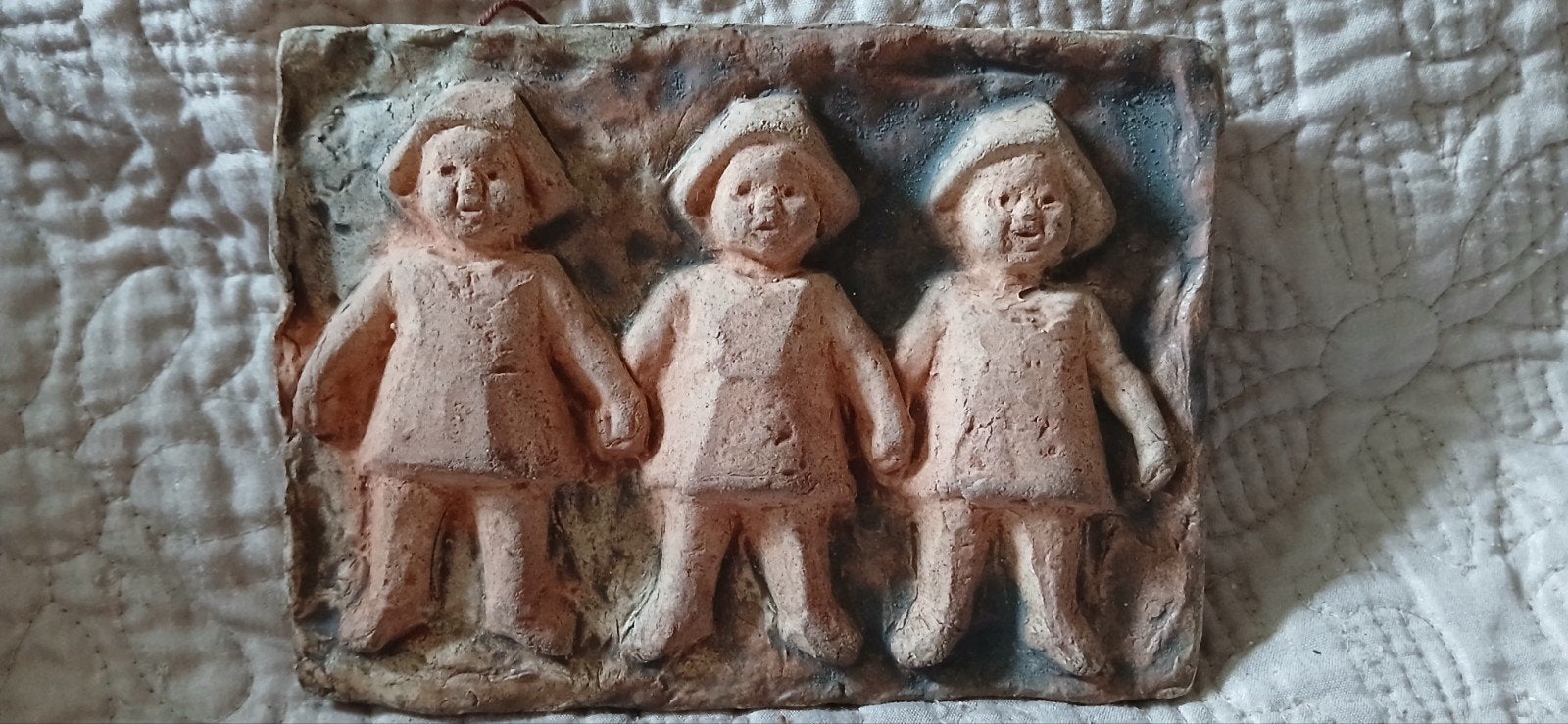 Aardewerk tegel met 3 kinderen, Hanna Mobach, Ophalen of Verzenden