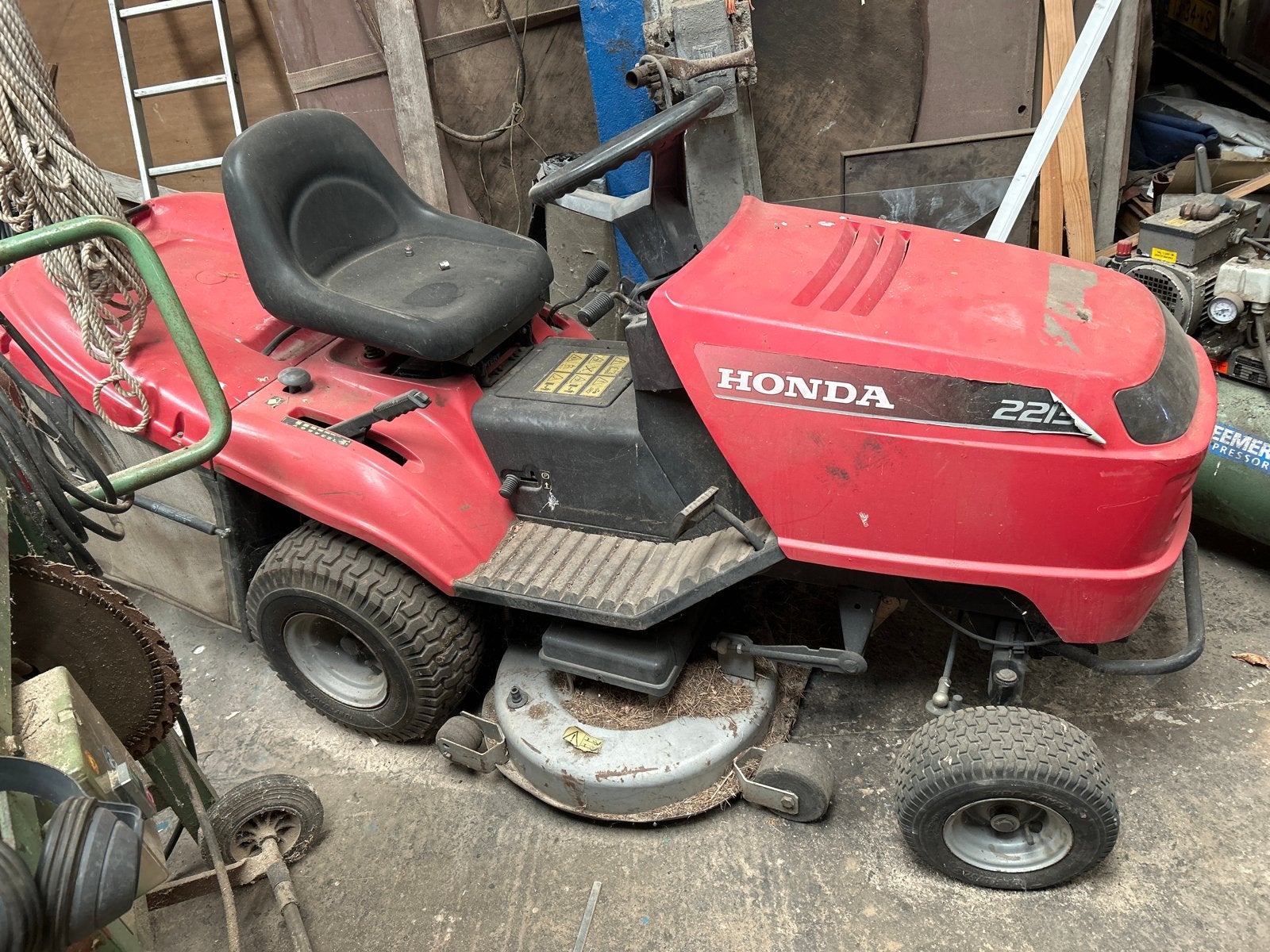 Honda 2213 Zitmaaier - Krachtige Benzine Grasmaaier, Tuin en Terras, Ophalen, Cirkelmaaier, Gebruikt, Opvangbak