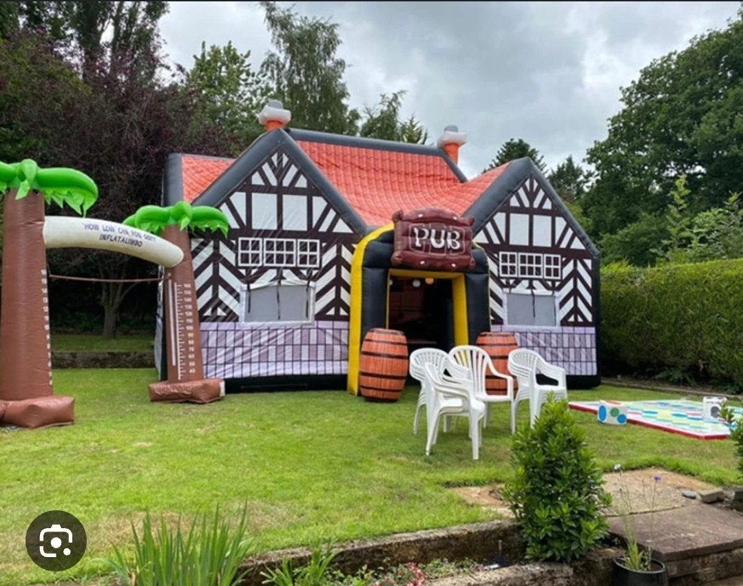 Opblaasbare Kroeg/ Irish Pub (10x5m), Hobby en Vrije tijd, Feestartikelen | Verhuur, Ophalen, Nieuw, Verjaardag