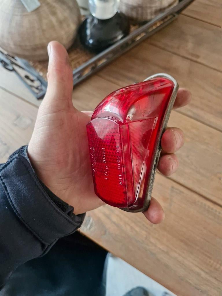Vintage gilera citta  achterlicht - rood, Fietsen en Brommers, Fietsaccessoires | Overige Fietsaccessoires, Zo goed als nieuw
