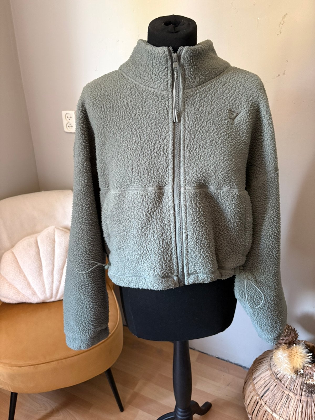 Gymshark mooi saliegroen fleece vest mt 44/46, Ophalen of Verzenden, Zo goed als nieuw, Groen