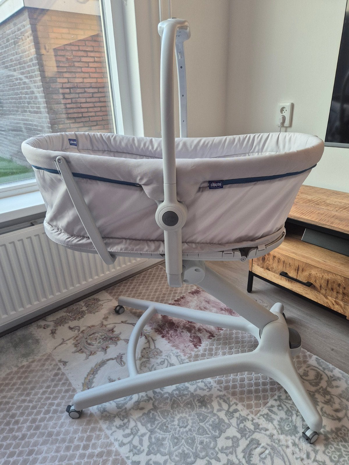 Chicco hug 4 in 1 wipstoel/kinderstoel/wieg, Kinderen en Baby's, Babywiegjes en Ledikanten, Ophalen, Zo goed als nieuw, Wieg