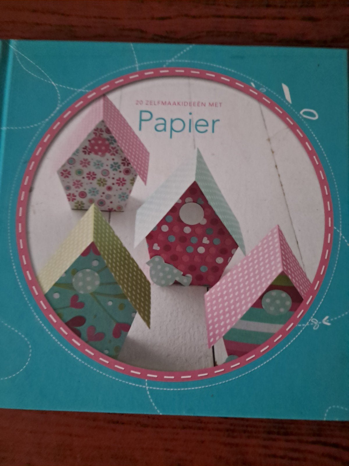 20 Zelfmaakideeën met Papier - Knutselboek Xenos, Ophalen of Verzenden