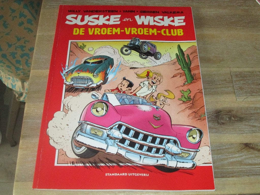 Suske en Wiske - De Vroem-Vroem-Club, Eén stripboek, Nieuw, Ophalen of Verzenden, Willy Vandersteen, Yann, Gerben, Valkema