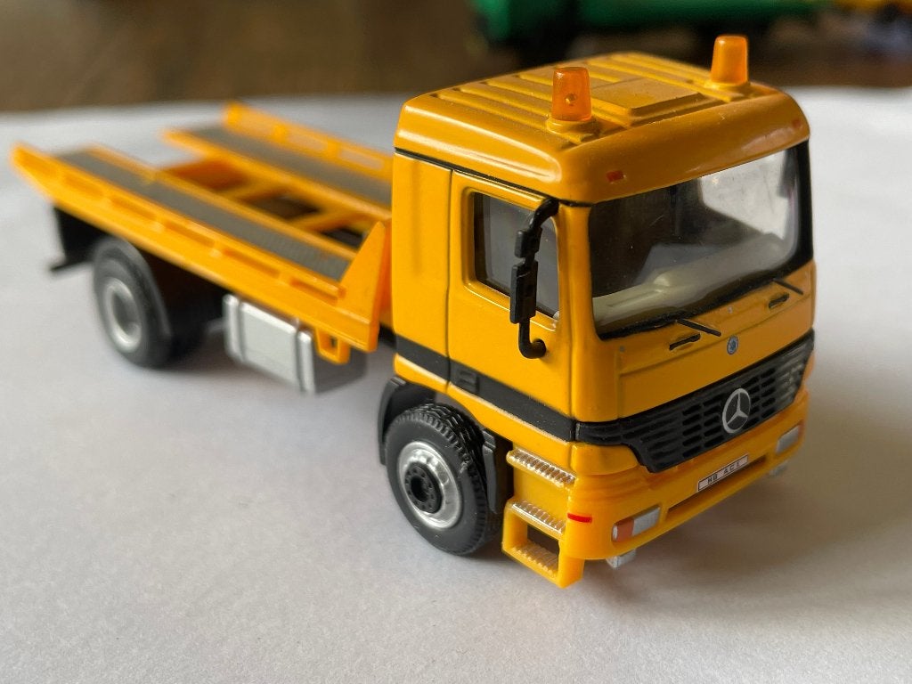 Schuco Mercedes Actros autobergingstruck, Hobby en Vrije tijd, Modelauto's | Overige schalen, Ophalen of Verzenden, Nieuw, Bus of Vrachtwagen