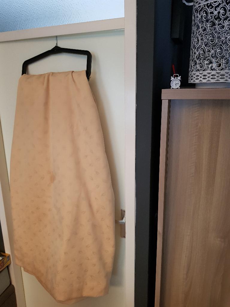 Gordijnen met blaadjes motief, 176 cm lang en 166 cm breed, Ophalen of Verzenden, Gebruikt