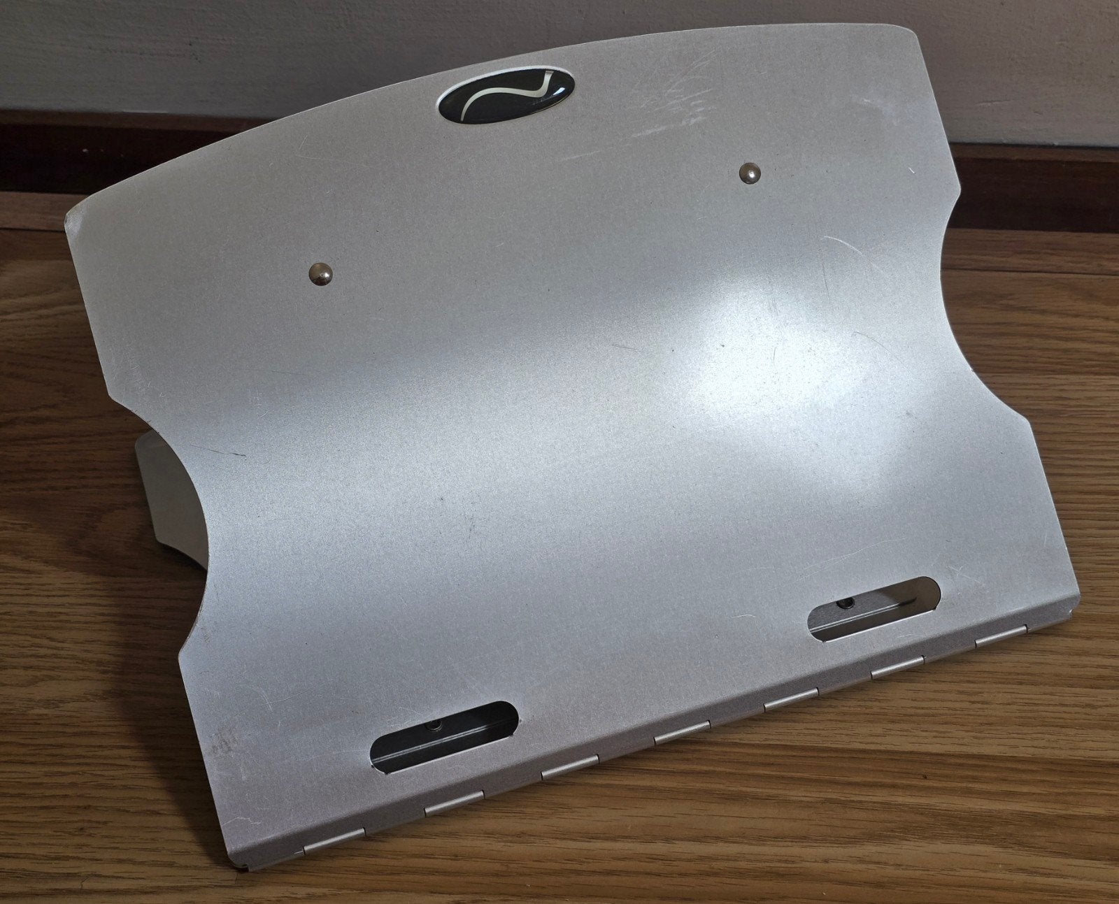 Verstelbare Laptopstandaard - Ergonomisch en Draagbaar, Computers en Software, Laptopstandaarden, Zo goed als nieuw, In diepte verstelbaar