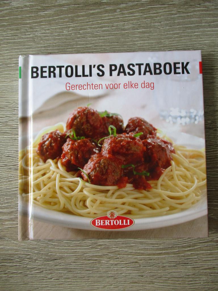 Bertolli\'s pastaboek gerechten voor elke dag, Ophalen of Verzenden, Gelezen