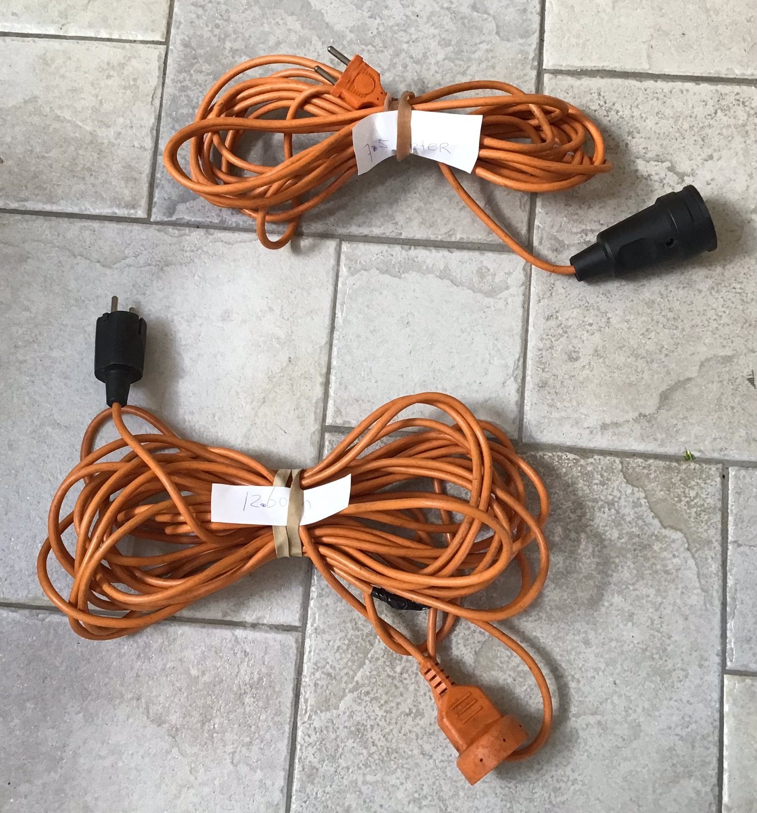 2 verlengsnoeren : 7,5 m en 12,60 m- ongeaard, Ophalen, Gebruikt, Kabel of Snoer