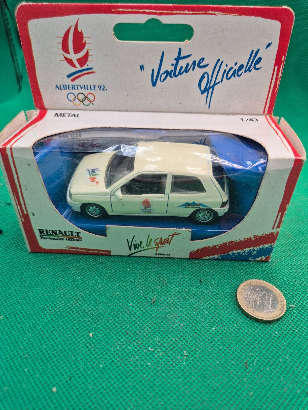 589 Renault Clio 1/43, Hobby en Vrije tijd, Ophalen of Verzenden, Zo goed als nieuw, Auto, Overige merken