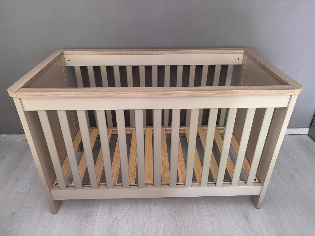 Baby bed van Born Lucky, Ophalen, Zo goed als nieuw, Minder dan 140 cm, Minder dan 70 cm