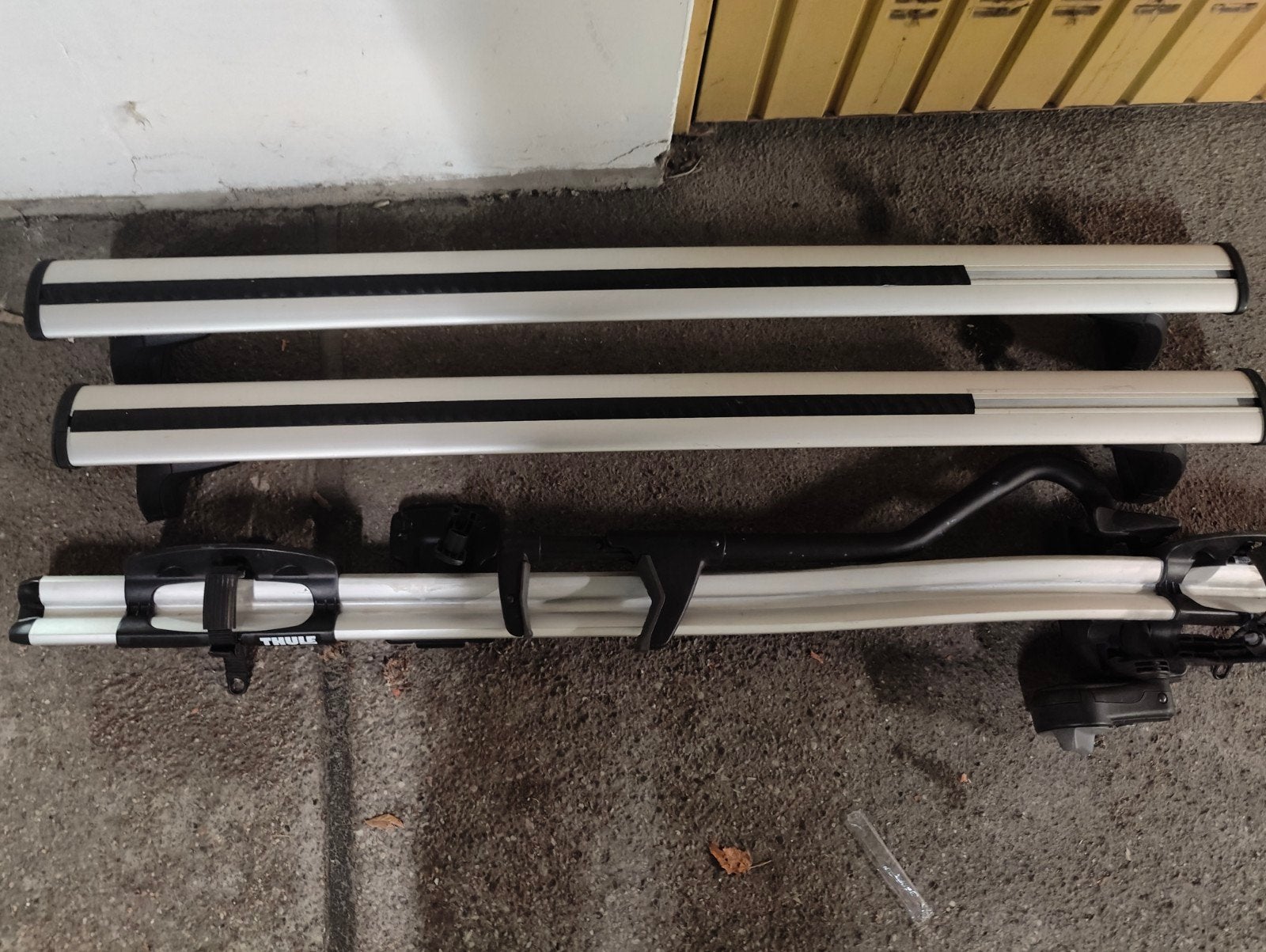 Thule dakdragers met fietsdrager voor Mazda 3 BL, Ophalen, Gebruikt