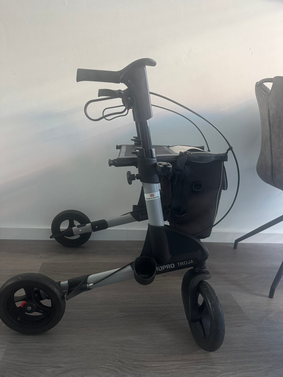 Rollator TOPRO TROJA 2G, Diversen, Rollators, Ophalen, Opvouwbaar, Zo goed als nieuw