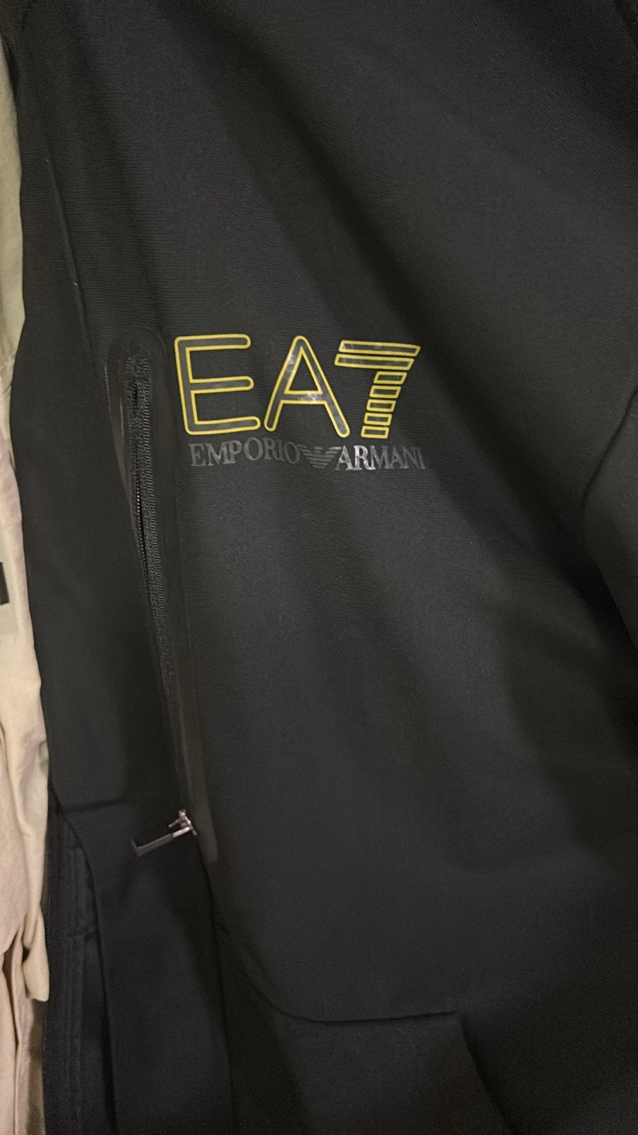 EA7 Emporio Armani Zwarte Hoodie met Geel Logo, Kleding | Heren, Ophalen of Verzenden, Zo goed als nieuw, Overige maten, Zwart