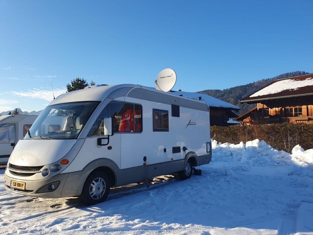 Burstner integraal, type aviano            i 670  kleur wit, Caravans en Kamperen, Campers, Integraal, Ringverwarming, Decoder