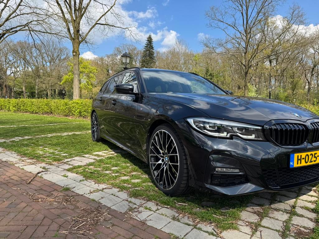 BMW 3 Serie Touring 320i High Executive M-Sport pro, Auto's, BMW, 1998 cc, Achterwielaandrijving, Parkeerassistent, Zwart