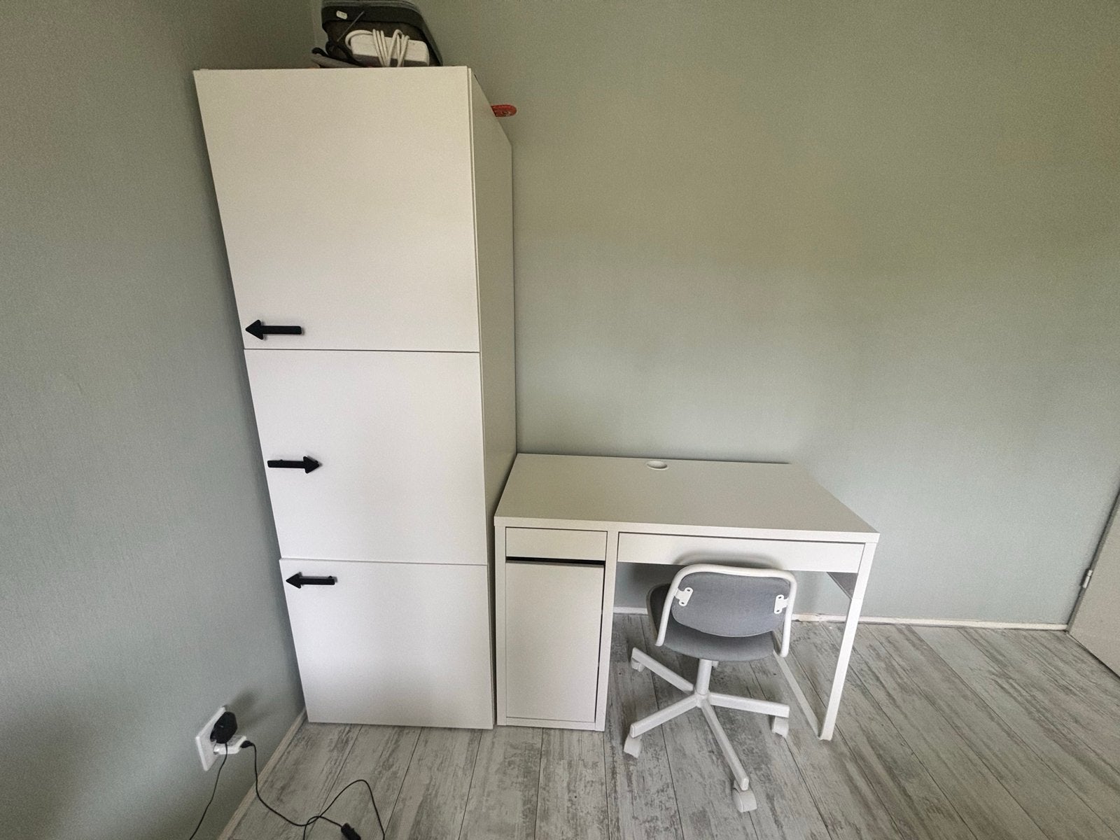 Ikea kinderkamer: Micke bureau, Orfjall stoel en Platsa kast, Ophalen, Kast, 50 tot 70 cm, 105 cm of meer