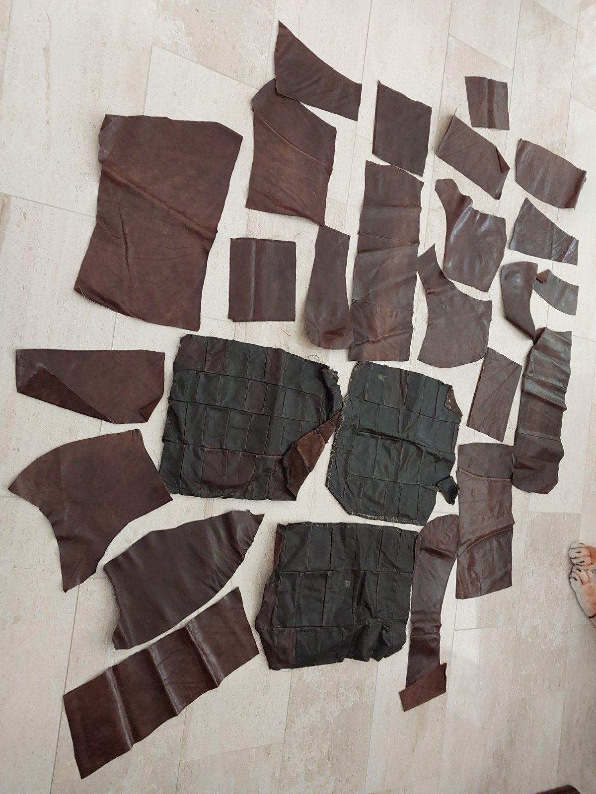 Diverse leren lappen voor knutselprojecten, Hobby en Vrije tijd, Bruin, Verzenden, Leer of Kunstleer, 30 tot 120 cm