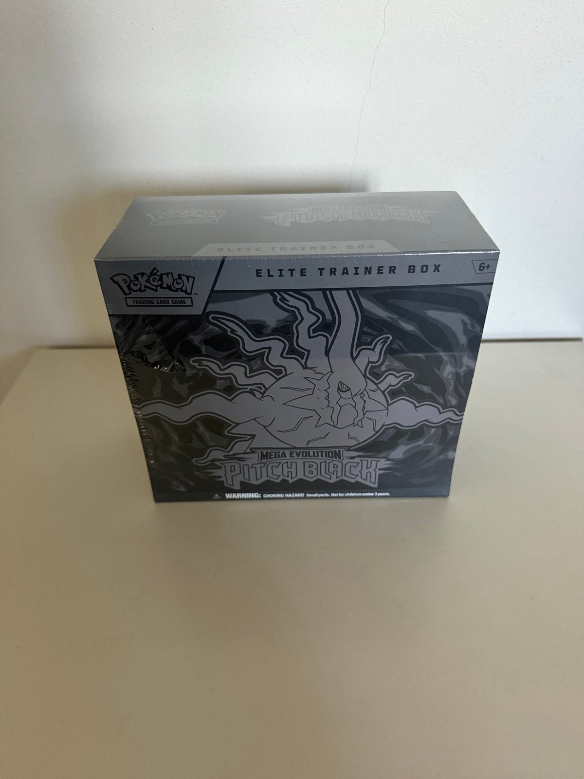 Pokémon Elite Trainer Box Mega Evolution Pitch Black, Ophalen of Verzenden, Nieuw, Overige typen