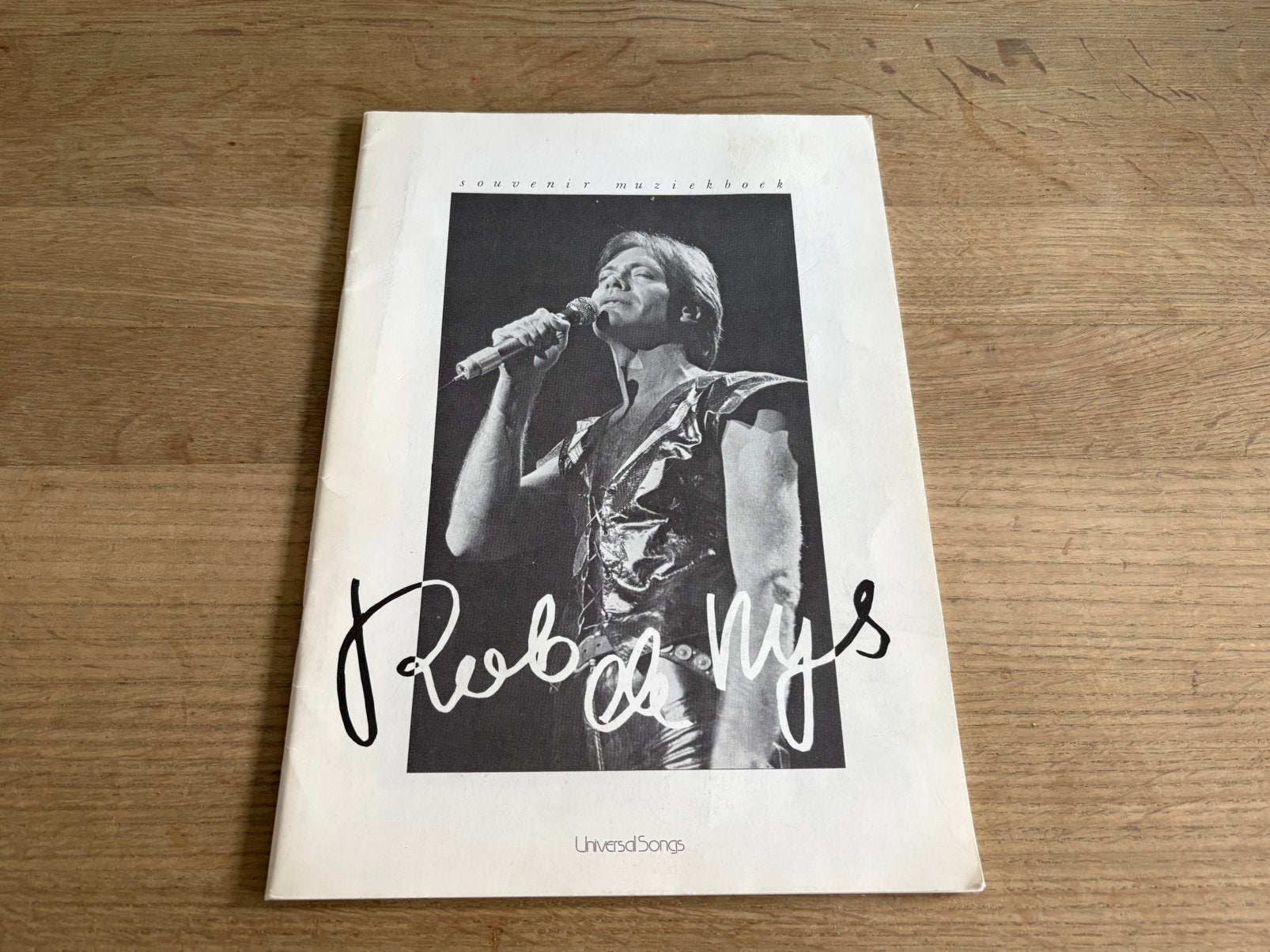 Prachtig vintage Rob de Nijs souvenir muziekboek, Ophalen of Verzenden, Zo goed als nieuw, Boek, Tijdschrift of Artikel