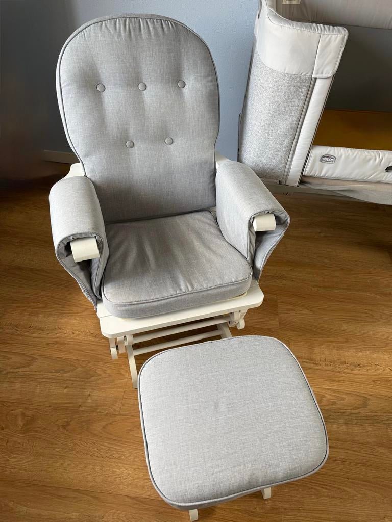 Schommelstoel met schommelende voetenbank, Kinderen en Baby's, Kinderkamer | Tafels en Stoelen, Ophalen, Gebruikt, Stoel(en)