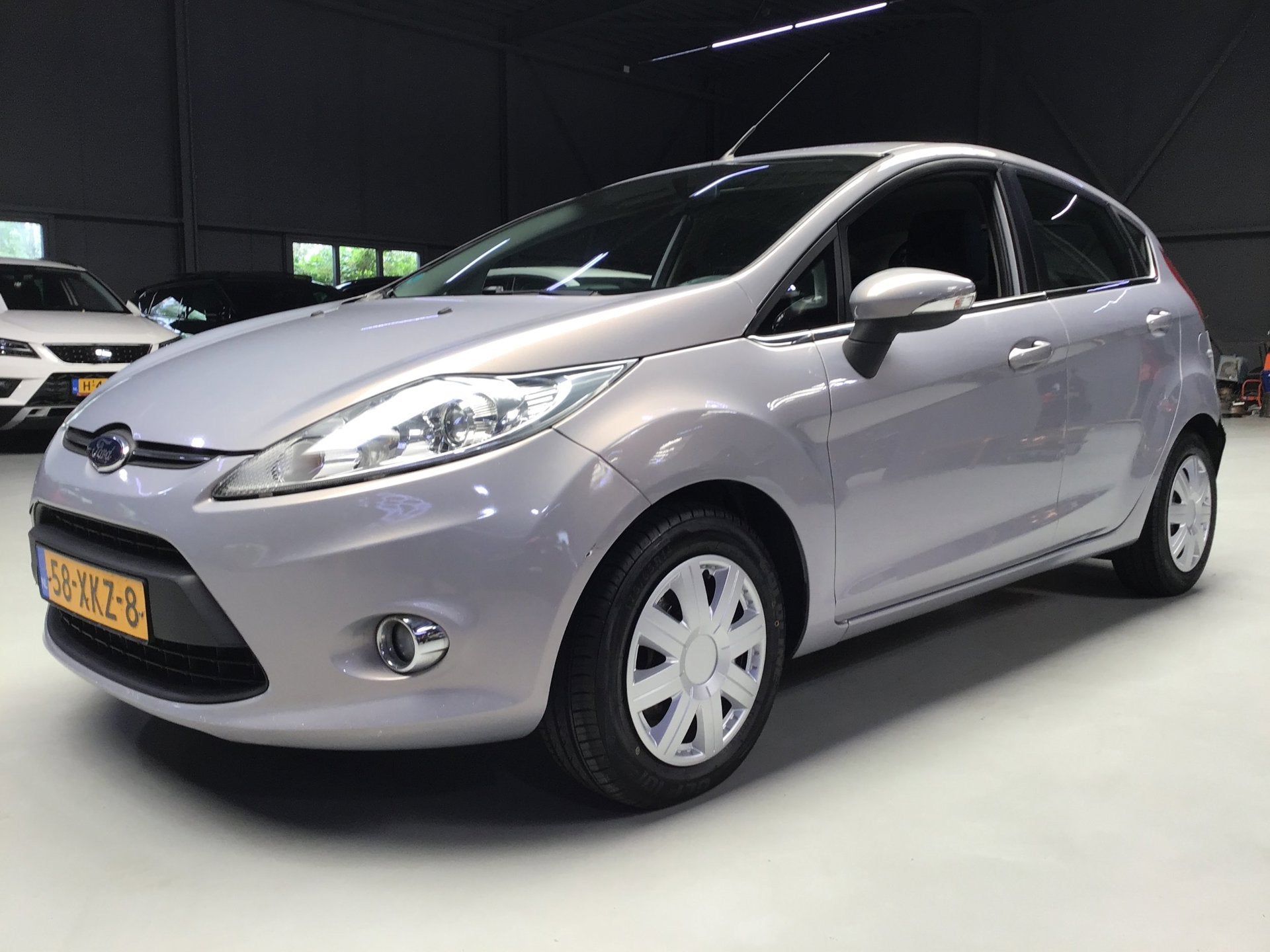 Ford Fiesta 1.6 TDCi ECOnetic Titanium I New Apk + 2x Banden, Auto's, Voorwielaandrijving, Stof, 96 €/maand, Origineel Nederlands