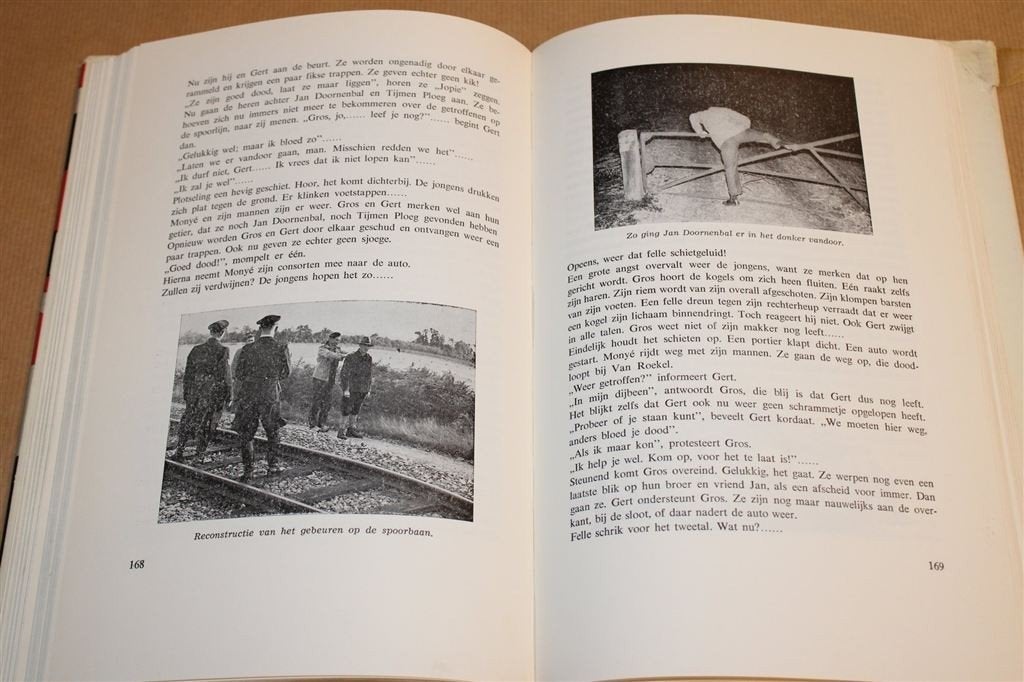 Dwars door Lood en Dood — Verhalen WO II — Gesigneerd, Ophalen of Verzenden, Tweede Wereldoorlog, Gelezen, Overige onderwerpen
