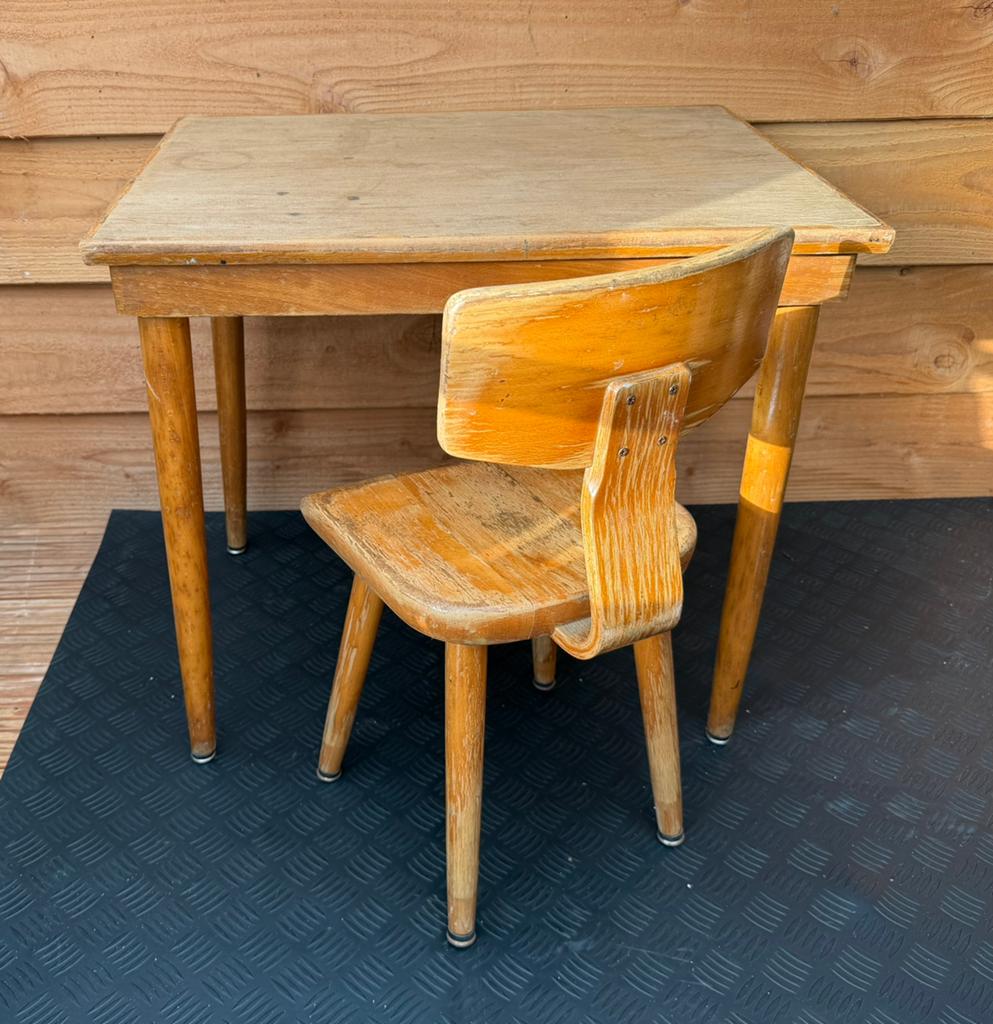 Vintage Kinderstoeltje en Tafeltje uit de jaren 70, Ophalen of Verzenden, Gebruikt, Stoel(en)