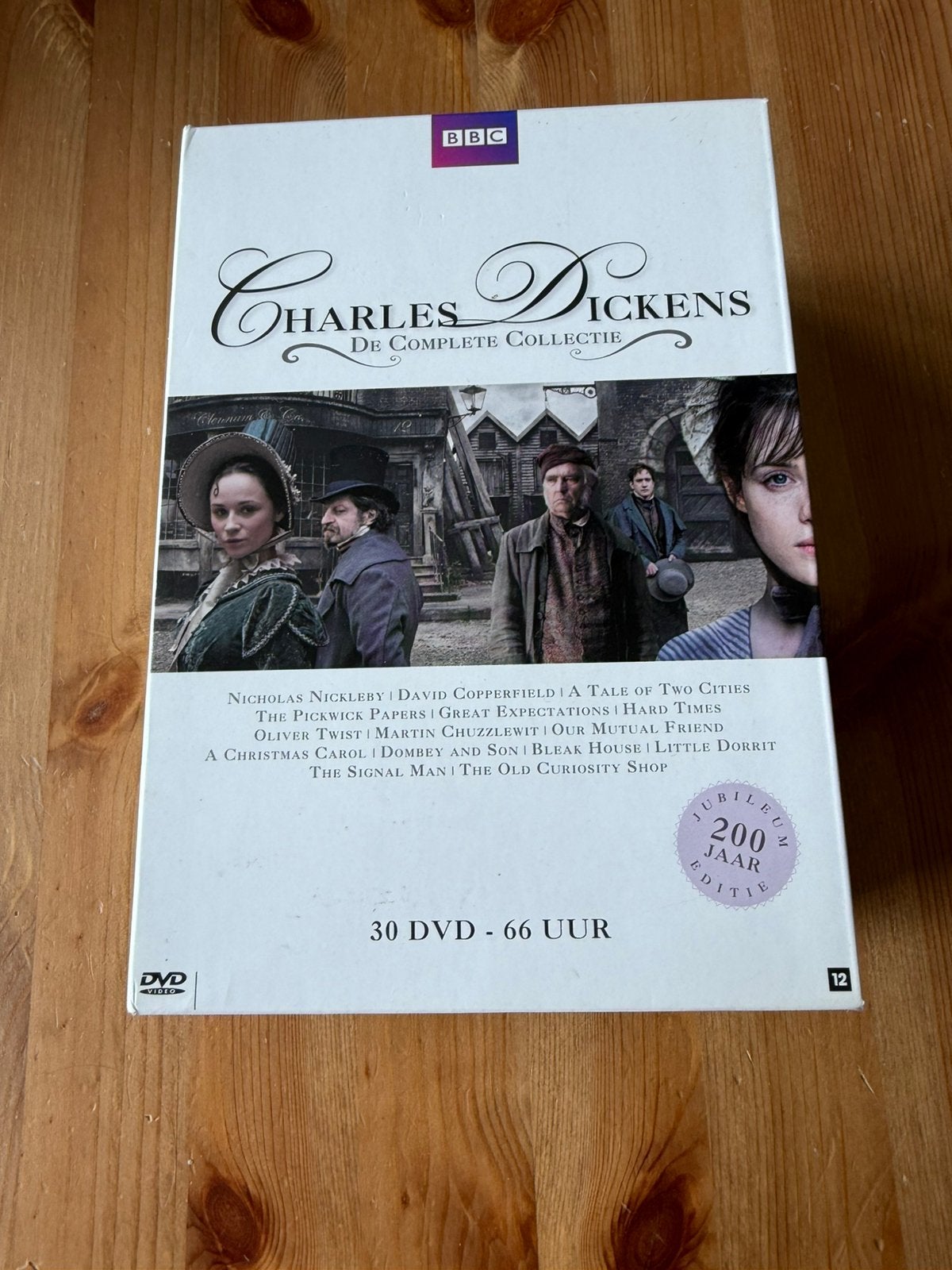 Charles Dickens: De Complete Collectie - 30 DVD Jubileum NLO, Engels, Verzenden, Alle leeftijden, Nederlands
