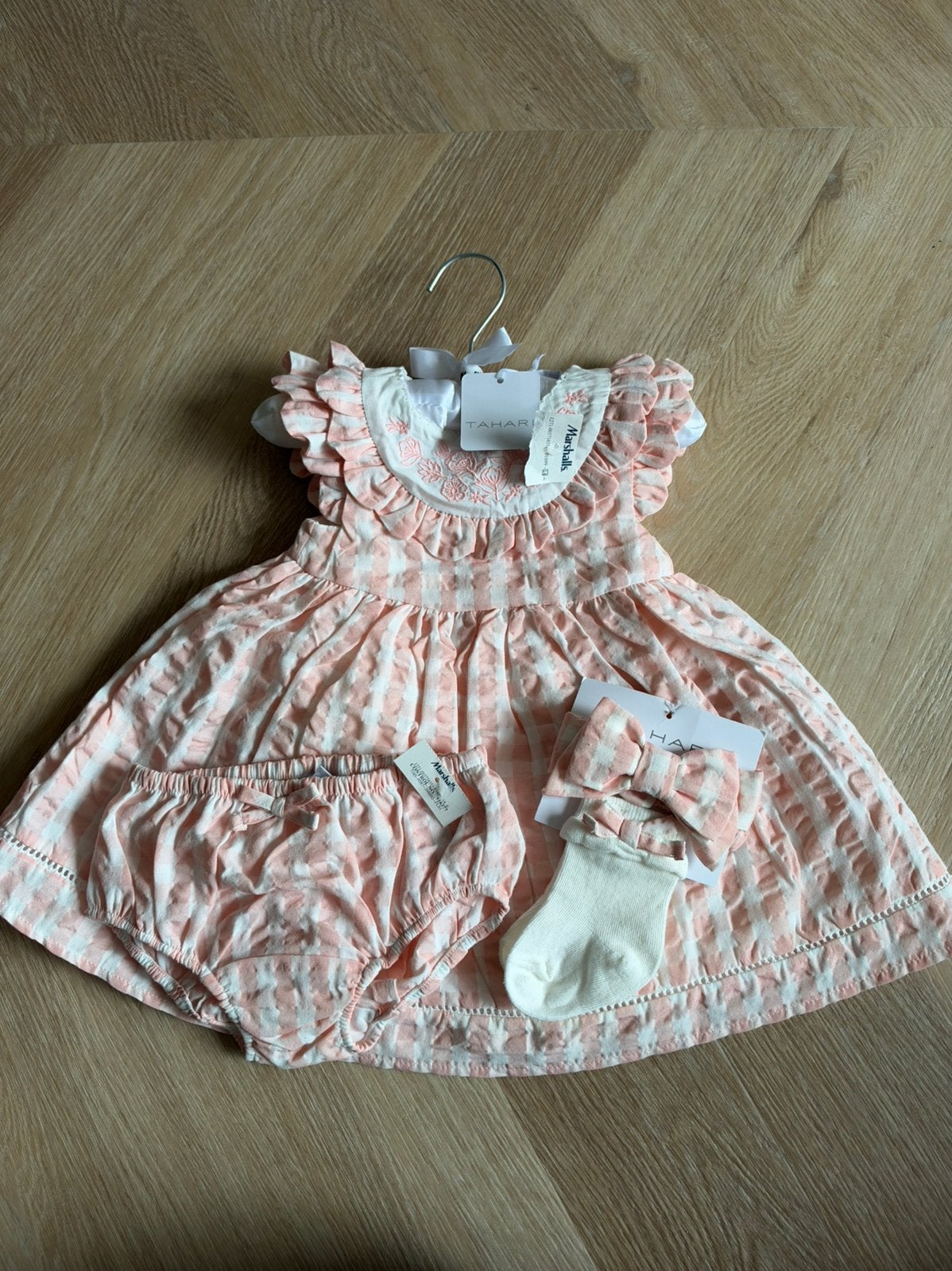 Tahari Baby jurkje setje roze geruit maat 74 nieuw, Ophalen of Verzenden, Nieuw, Meisje, Jurkje of Rokje