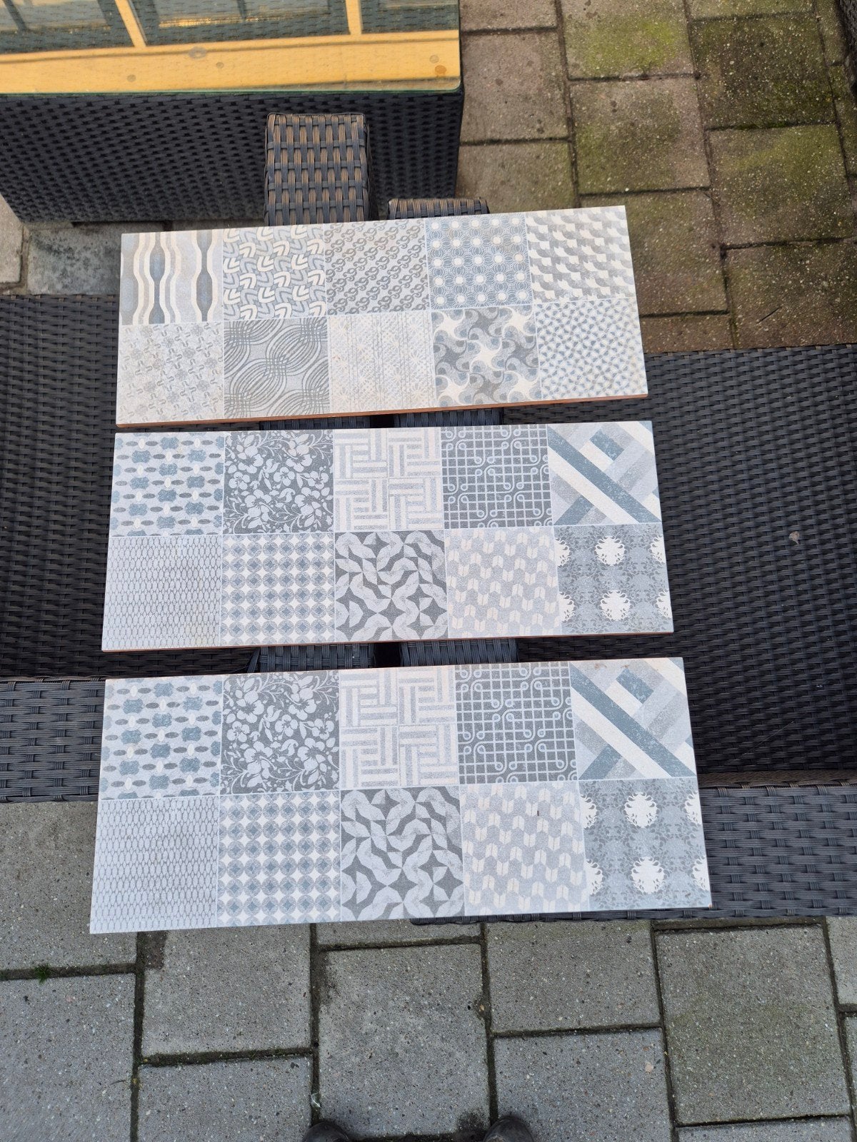 28 stuks tegels met diverse prints 58x23,5cm 8mm dik, Ophalen, 40 tot 60 cm, Minder dan 5 m², Wandtegels