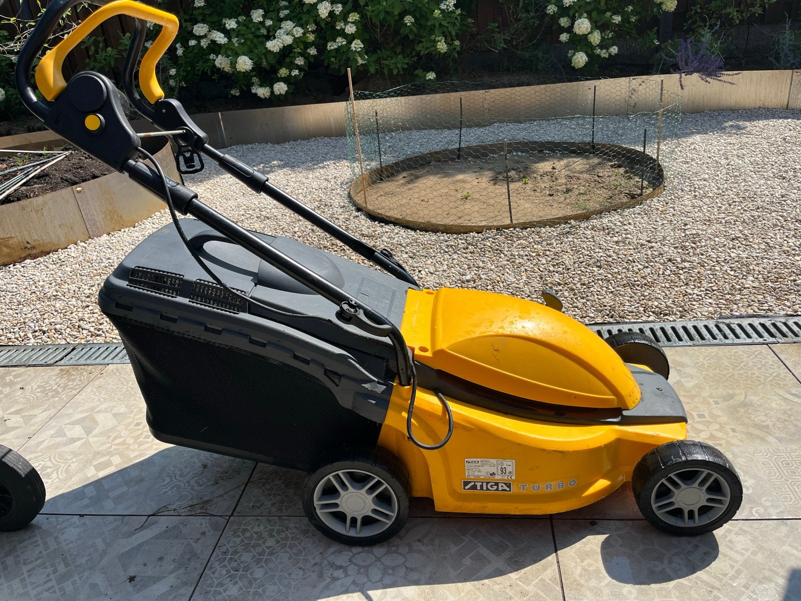 Stiga Turbo 41 EL elektrische grasmaaier, Tuin en Terras, Grasmaaiers, Ophalen, Cirkelmaaier, Gebruikt, Elektrische grasmaaier