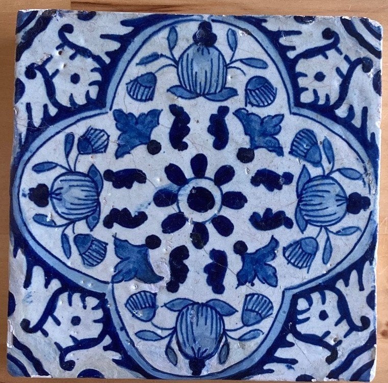 antieke tegel, bodemvondst, Antiek en Kunst, Ophalen of Verzenden