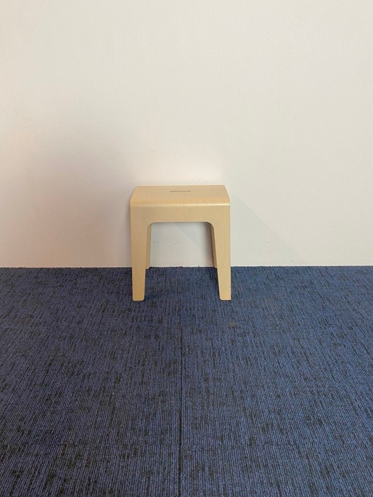 2 x Kruk Bla Station Bimbo - design Peter Brandt - beige, Ophalen, Gebruikt, Hout